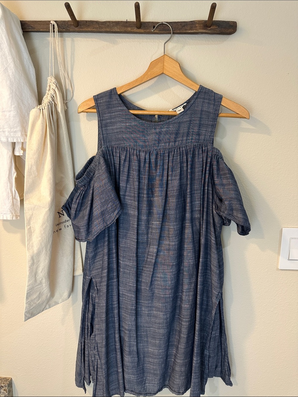Cousin Earl Blue Chambray Cold-Shoulder Gauze Tunic Romper Dress size M
